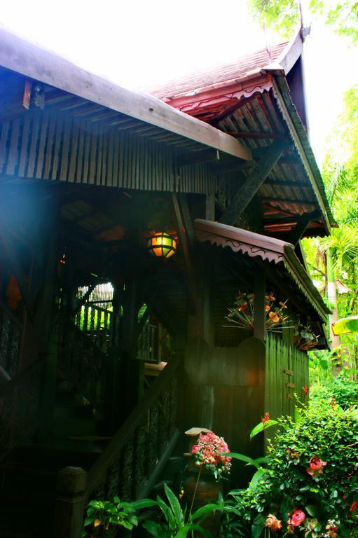 Club One Seven Gaymen Chiang Mai Hotel Exterior foto