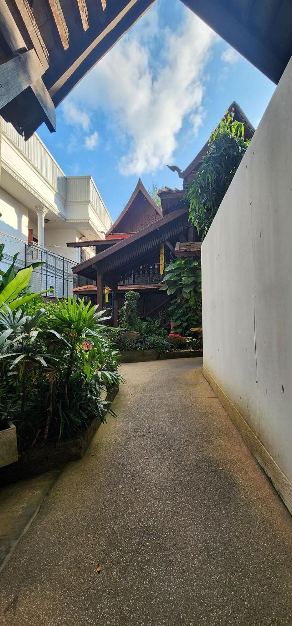 Club One Seven Gaymen Chiang Mai Hotel Exterior foto