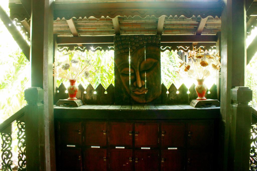 Club One Seven Gaymen Chiang Mai Hotel Exterior foto